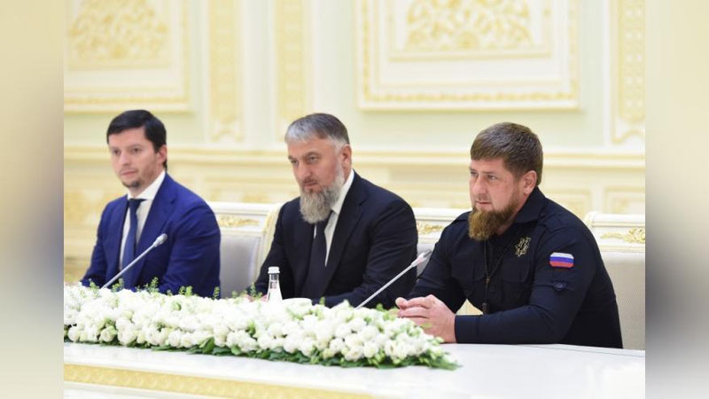 Изрображение 'ШАВКАТ МИРЗИЁЕВ ПРИНЯЛ РАМЗАНА КАДЫРОВА'