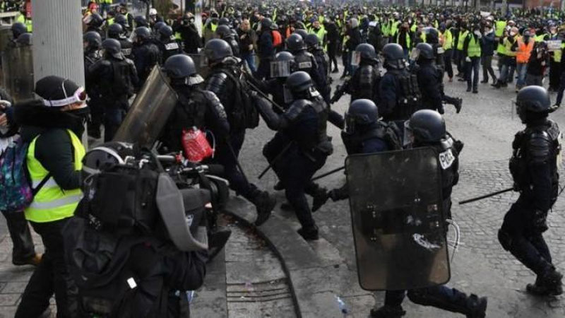 'Францияда ўсмирнинг ўлдирилиши билан боғлиқ тартибсизликлар чоғида 400 дан ортиқ ёшлар ҳибсга олинди'ning rasmi