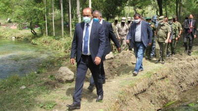 'Bosh vazir yana So`x tumaniga bordi'ning rasmi