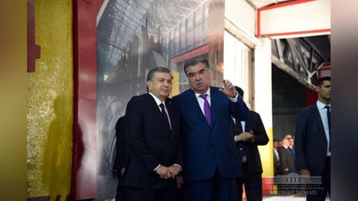 'Shavkat Mirziyoev Tojikiston alyuminiy zavodiga tashrif buyurdi (foto)'ning rasmi