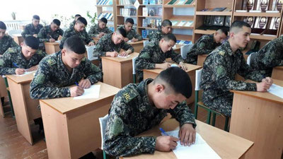 'Urganchdagi “Temurbeklar maktabi”da 150 o`ringa 450 nomzod da`vogarlik qilmoqda'ning rasmi