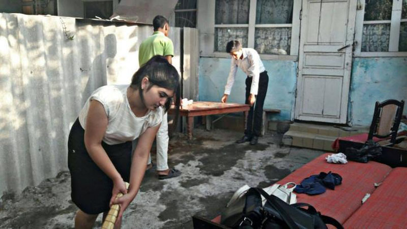 'O`ZBEKISTON YoShLAR ITTIFOQI A`ZOLARI QARIYaLARNING XONADONLARIDA HAShAR TAShKIL ETIShDI'ning rasmi