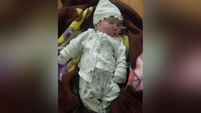 'Sirdaryoda o`zining besh kunlik chaqalog`ini 5 ming dollarga sotayotgan qashqadaryolik ayol qo`lga olindi'ning rasmi