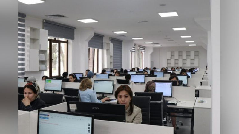 'Oliy toifali pedagoglar uchun majburiy attestasiya sinovlari bekor qilinadi'ning rasmi