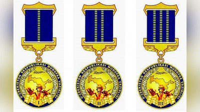 'Mudofaa vazirining «NAMUNALI XIZMATI UCHUN» ko`krak nishonining yangi ko`rinishi joriy etildi'ning rasmi