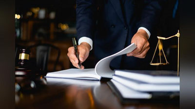 'Advokat bo`lish uchun 2 yillik ish staji talabi bekor qilindi'ning rasmi