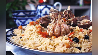 'Ўзбек палови Қувайтдаги миллий таомлар фестивалида ғолиб бўлди  'ning rasmi