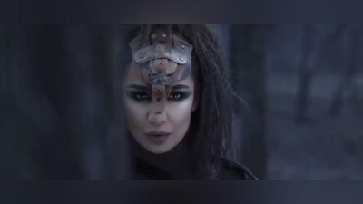 Изрображение 'МУНИСА РИЗАЕВА ПРЕДСТАЛА В ОБРАЗЕ АМАЗОНКИ В НОВОМ КЛИПЕ (ВИДЕО)'