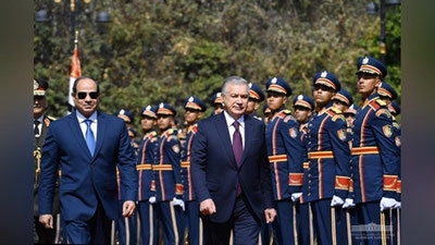 'Misrda Shavkat Mirziyoevni rasmiy kutib olish marosimi bo`ldi (video)'ning rasmi