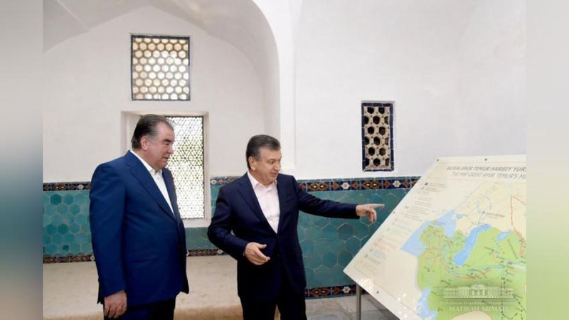 'Президентлар Амир Темур мақбарасини зиёрат қилди (фото)'ning rasmi