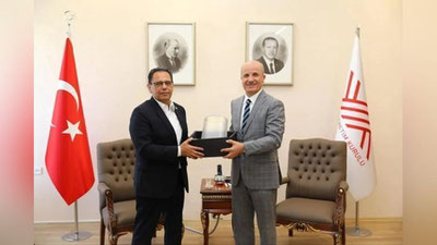 'Turkiyadagi o`zbekistonlik talabalarga stipendiyalar ta`sis etiladi'ning rasmi