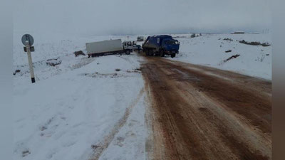 Изрображение 'На трассе Байсун – Термез из снежного плена освободили десятки автомобилей'