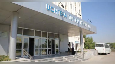 Изрображение 'Хоким Учтепинского района вручил золотым медалистам ноутбуки (видео)'