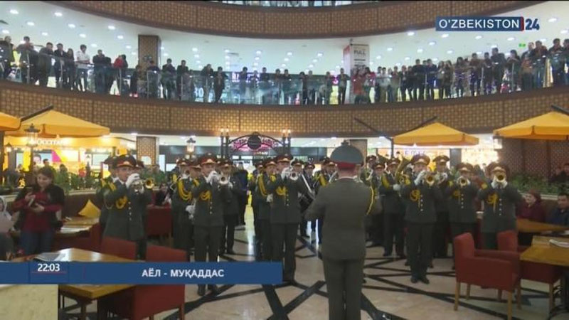 'Ҳарбийлар қатор савдо марказларида опа-сингилларимиз учун кутилмаган совға тайёрлашди (видео)'ning rasmi