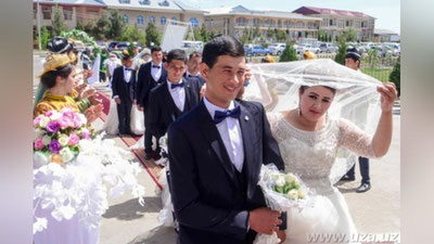 '​Бухорода 10 жуфт келин-куёвнинг никоҳ тўйи бир вақтда нишонланди'ning rasmi