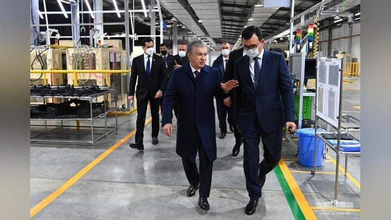 'Президент “ADM Jizzakh” МЧЖдаги иш жараёнини кўздан кечирди'ning rasmi