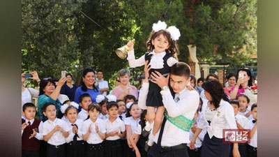 '​Бугун барча мактабларда сўнгги қўнғироқ жаранглади'ning rasmi