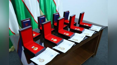 '“UzAuto Motors” xodimlari “O`zbekiston Konstitusiyasining 30 yilligi” esdalik nishoni bilan taqdirlandi'ning rasmi