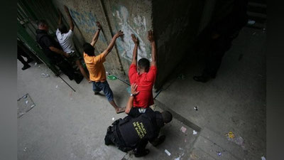 'Венесуэлада ёнғин оқибатида кўплаб маҳбуслар ҳалок бўлди'ning rasmi