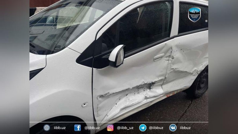 Изрображение 'В Мирабадском районе столкнулись три автомобиля: 1 человек погиб, 2 пострадали'