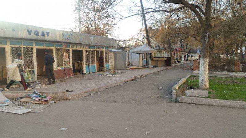 Изрображение 'В ТАШКЕНТЕ СНОСЯТ ДОМА И ШАШЛЫЧНЫЕ ПО УЛИЦЕ МИРАБАДСКОЙ (ФОТО)'