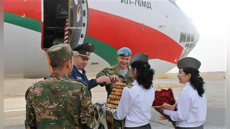 'Belorusiyalik harbiylar O`zbekistonga etib keldi'ning rasmi