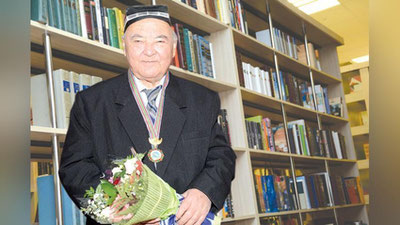 'Шавкат Мирзиёев академик Азиз Қаюмов оиласига таъзия билдирди'ning rasmi