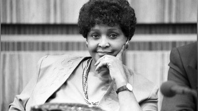 'Нельсон Манделанинг рафиқаси вафот этди (Видео)'ning rasmi