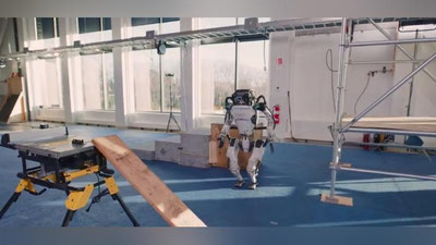 Изрображение 'Boston Dynamics показала, как ее робот Atlas может помочь человеку на стройке (видео)'