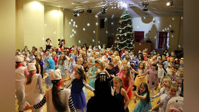 'ХТВ мактабларда янги йил байрамини ўтказиш бўйича ўрнатган чекловларига қўшимча изоҳ берди'ning rasmi