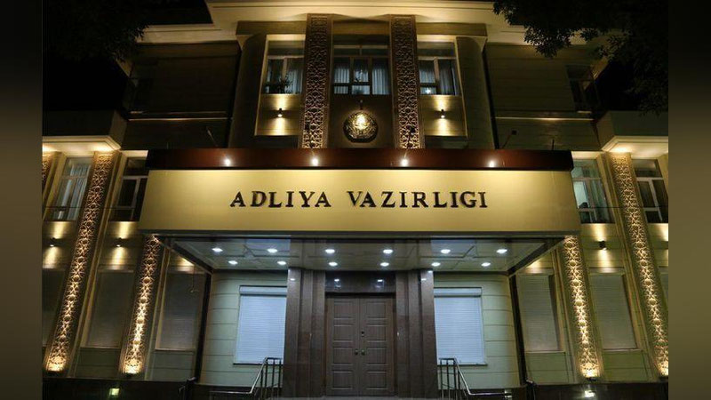 'Адлия вазирлиги ҳайдовчилардан транспортни бошқариш билан боғлиқ қонуний ўзгаришларни тўғри талқин қилишни сўрамоқда'ning rasmi