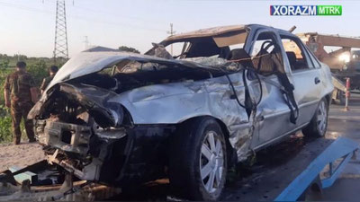 'Xorazmda so`nggi qo`ng`iroq arafasida 6 nafar 11-sinf o`quvchisini mashina urib yubordi. Ulardan 4 nafari vafot etdi'ning rasmi