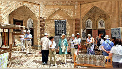 'O`ZBEKISTON SARGUZAShT TURIZMI UChUN ENG YaXShI DAVLATLAR RO`YXATIGA KIRDI'ning rasmi