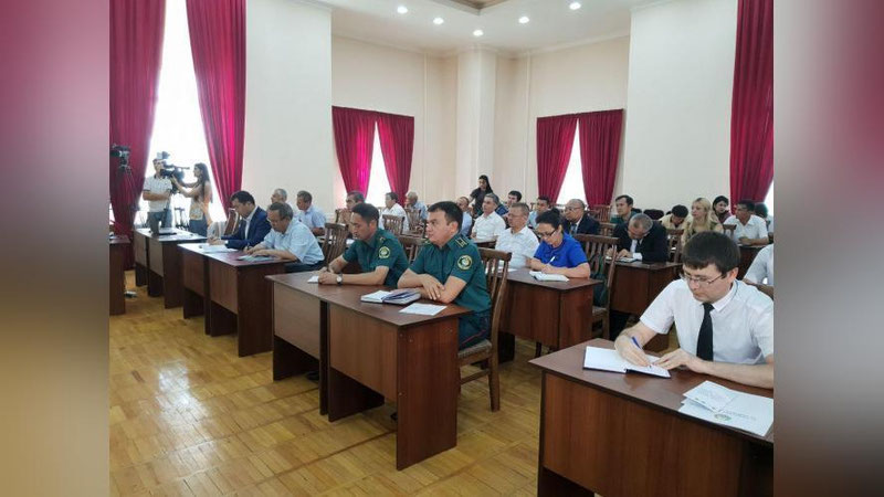 'IIV qamoqxonaga borgan deputatni tanqid qildi'ning rasmi