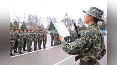 'Oliygohga grant, bepul bog`cha, transport va tibbiy xizmat...  Halok bo`lgan harbiy xizmatchilarning oila a`zolari uchun imtiyozlar belgilandi'ning rasmi