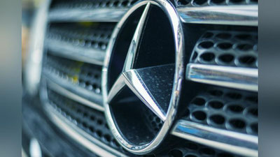 Изрображение 'MERCEDES-BENZ ИЗОБРЕЛ ПОДУШКУ БЕЗОПАСНОСТИ ДЛЯ ПЕШЕХОДОВ'