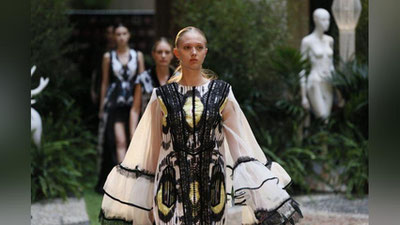 '​O`zbekistonlik dizaynerlar Italiyadagi moda haftaligida ishtirok etishdi​'ning rasmi