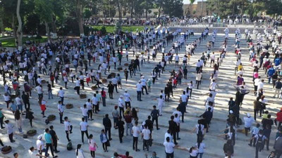 '​​Samarqandda  25 ming kishi ishtirokida ommaviy yurish marafoni bo`lib o`tdi 'ning rasmi