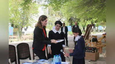 'Раъно Шодиева Хоразмда мактаб ўқувчилари билан ижодий учрашув ўтказди (фото)'ning rasmi