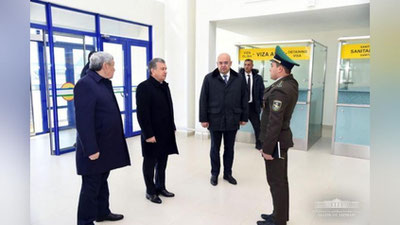 'Shavkat Mirziyoyev Nukus xalqaro aeroportini ko`zdan kechirdi'ning rasmi