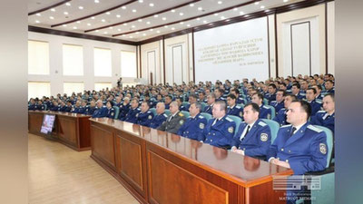 Изрображение 'Президент наградил группу работников органов прокуратуры'