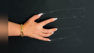 Изрображение 'Ученые выяснили, почему большинству людей неприятен скрежет ногтей по доске или стеклу'