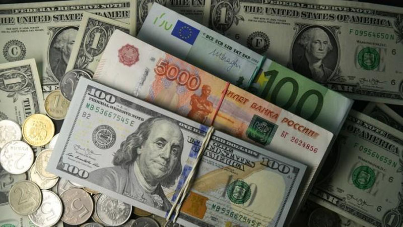 'O`zbekistonda dollarning so`mga nisbatan narxi tushdi'ning rasmi