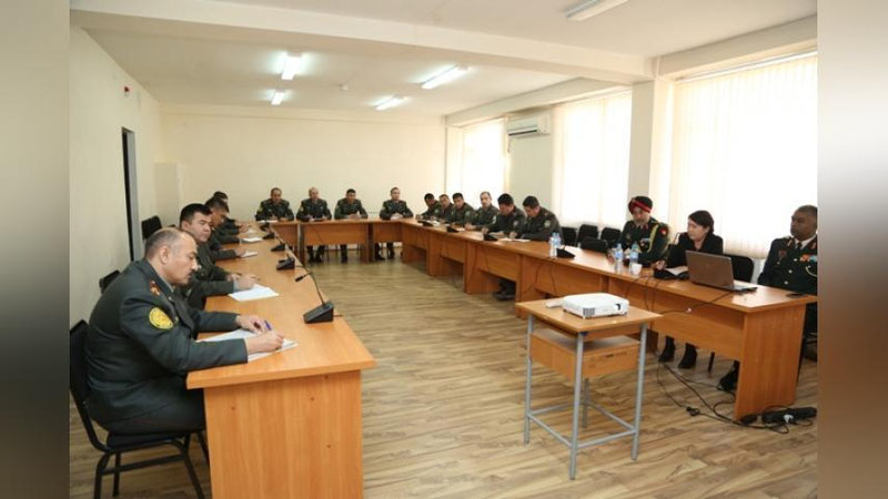 'O`ZBEKISTON QUROLLI KUChLAR AKADEMIYaSIGA HINDISTON HARBIY XIZMATChILARI TAShRIF BUYuRDI'ning rasmi