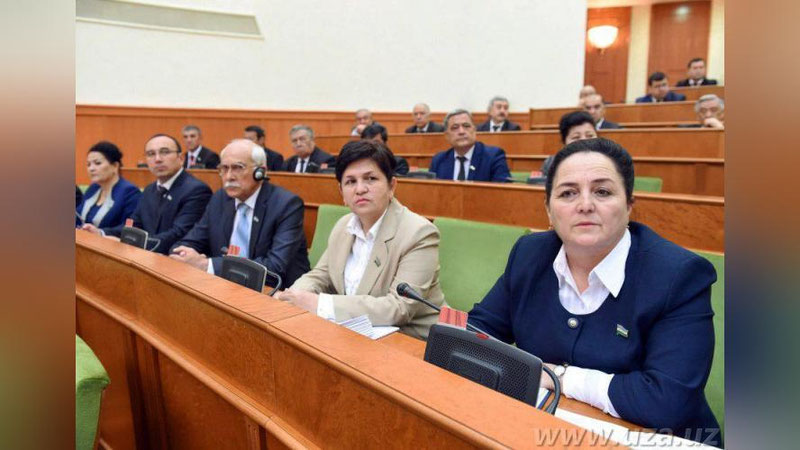 'O`zbekiston Respublikasi Konstitusiyasining ayrim moddalariga o`zgartish va qo`shimchalar kiritilmoqda'ning rasmi