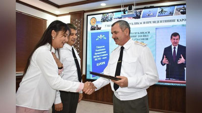 'Bo`lajak talabalar okrug qo`shinlari qo`mondoni bilan uchrashishdi'ning rasmi