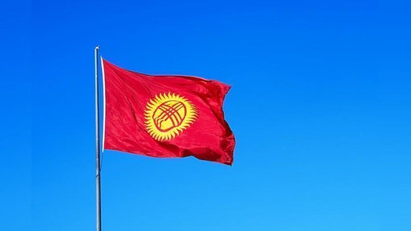 'Qirg`izistonda davlat xizmatchilariga ish vaqtida qirg`iz tilidan foydalanish majburiy qilindi'ning rasmi