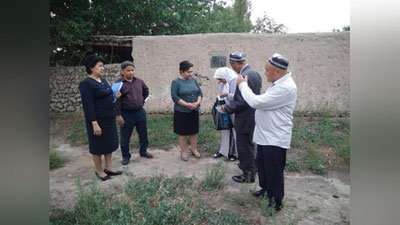 '3 нафар фарзандини ёлғиз тарбиялаётган аёл уйли ва ишли бўлди'ning rasmi