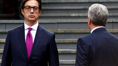 'Shimoliy Makedoniyaning yangi prezidenti qasamyod qabul qildi (Video) 'ning rasmi