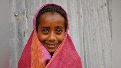 'Habashistonda arslonlar qizchani himoya qilishdi (Foto)'ning rasmi